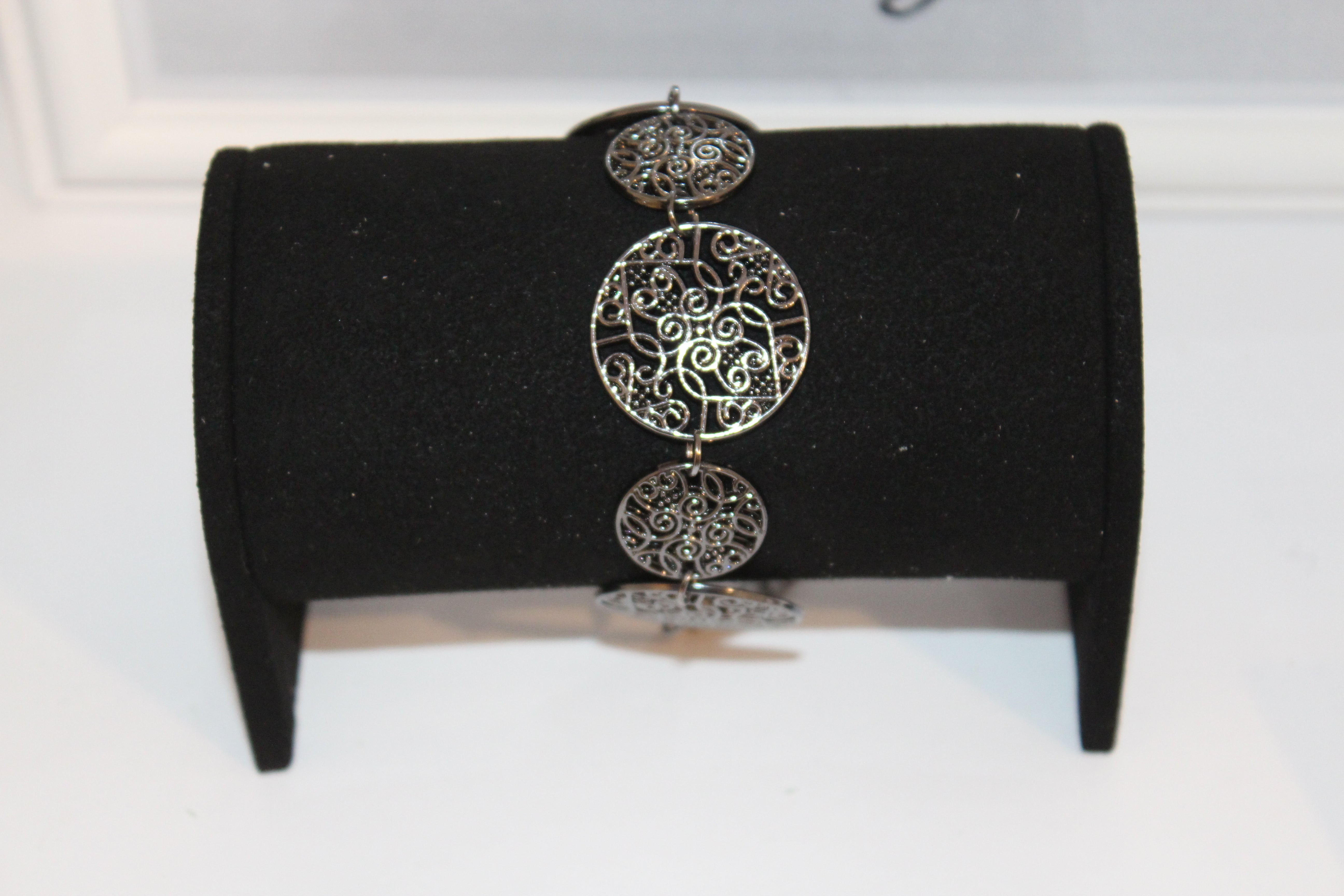 Bracelet - Silver Filigree Disc Bracelet