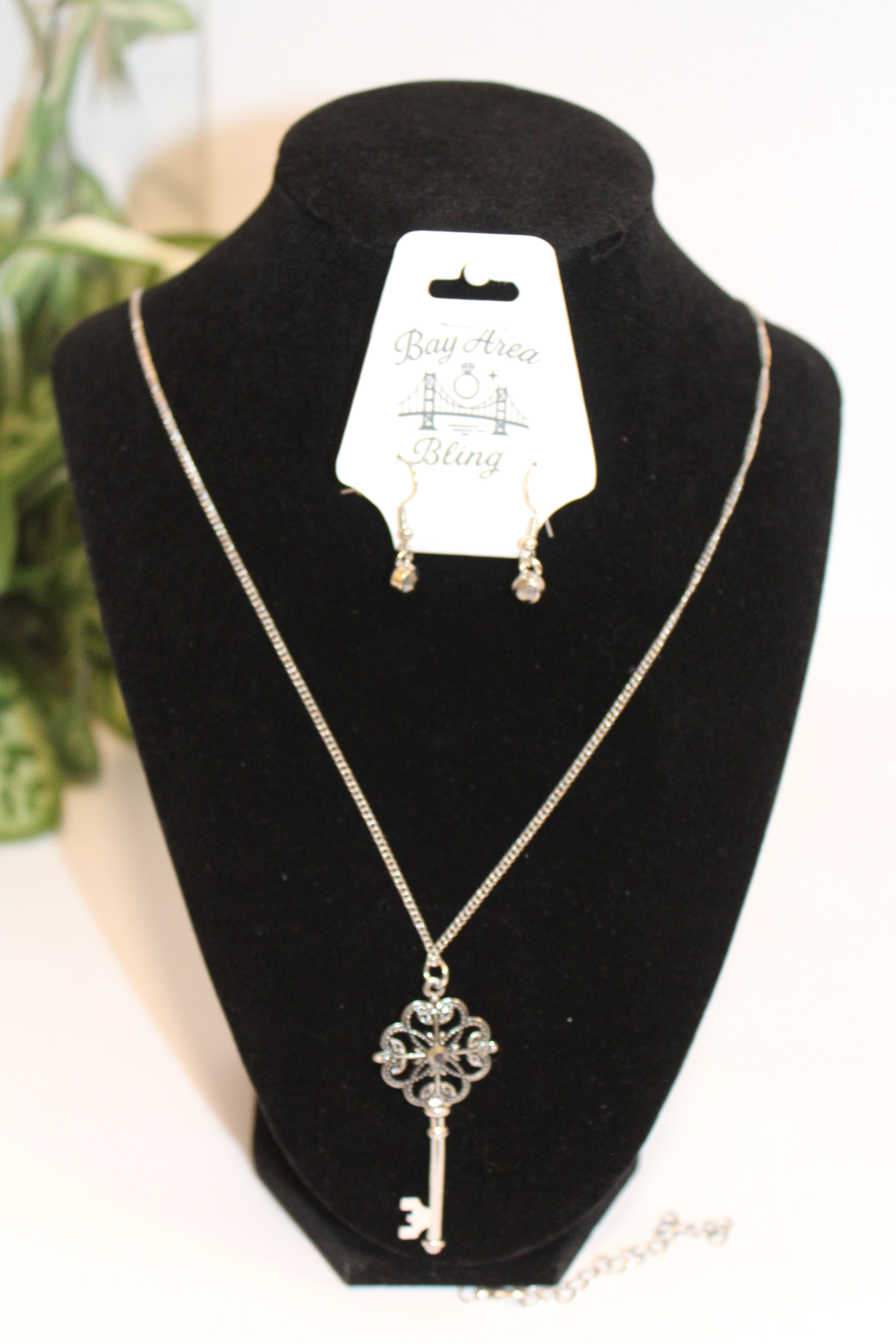 Earrings/Necklace Combo - Vintage Silver Key Pendant Necklace & Earring Set