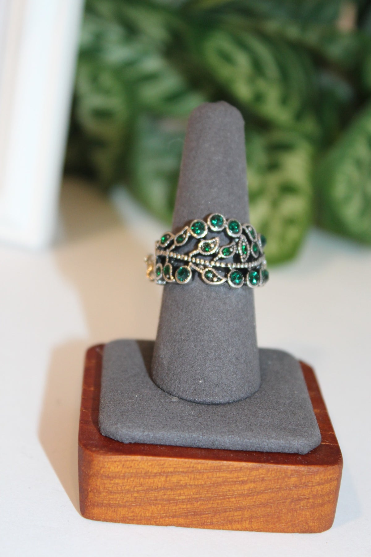 Rings- Vintage Emerald Vine Ring