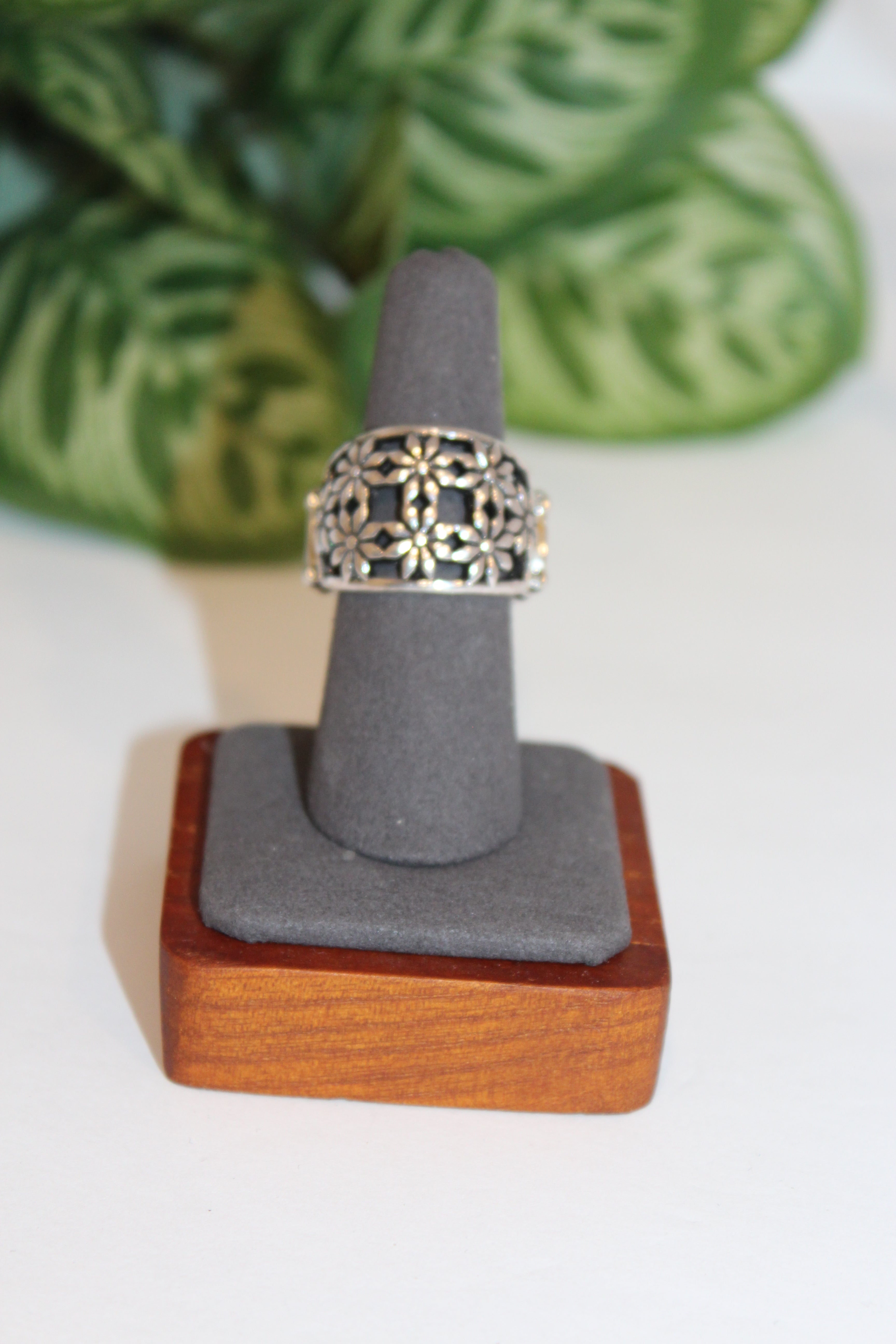 Rings-  Vintage Floral Filigree Ring