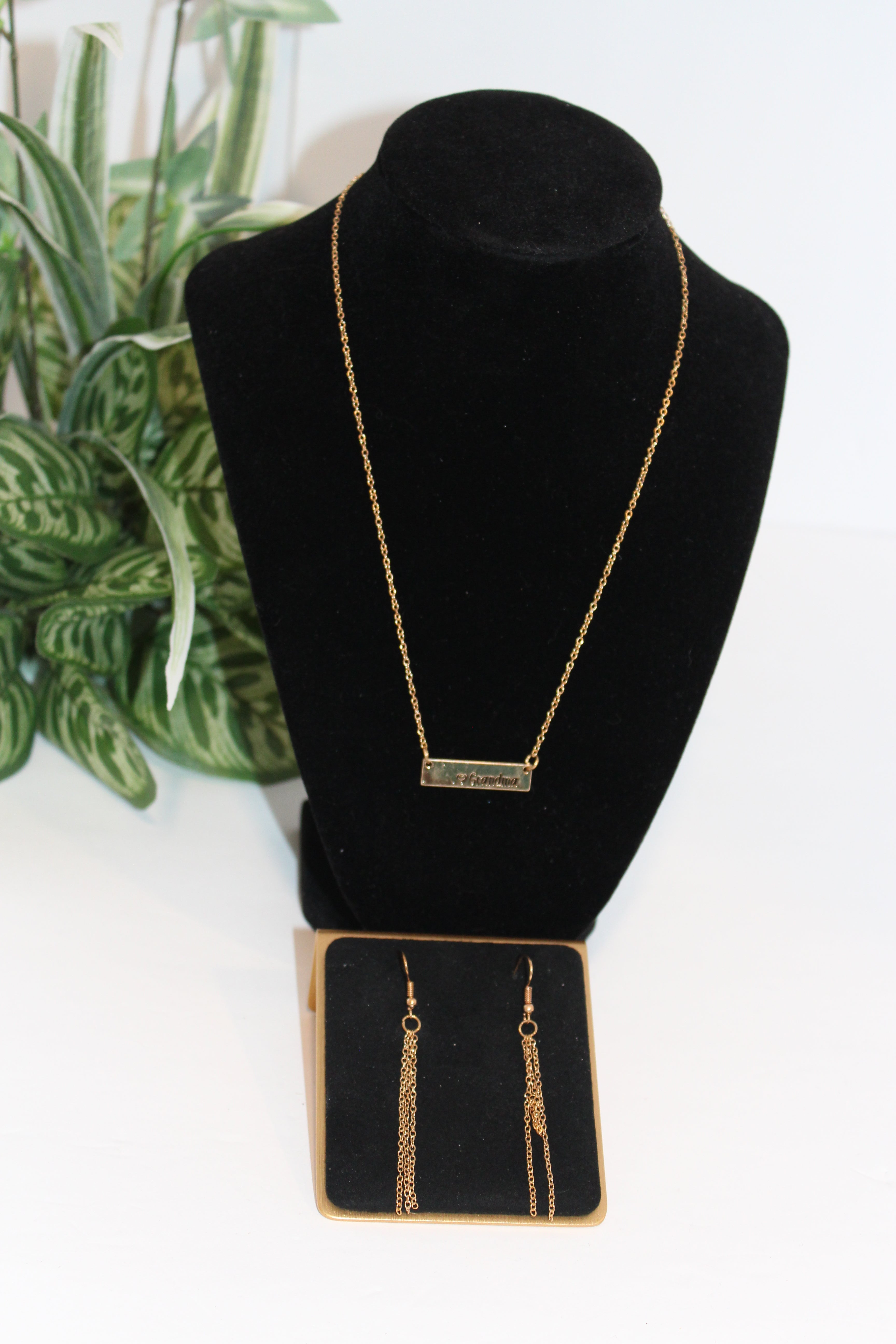 Jewelry Set - Gold Chain Necklace & Dangle Earring Set